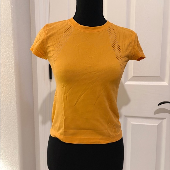 lululemon athletica Tops - Lululemon Swiftly Tech Orange Short Sleeve Top Size 2